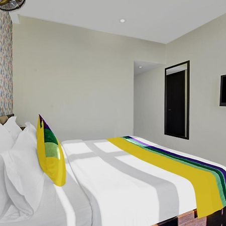 Itsy Hotels Crystal Palace With Valley View Shimla Exterior foto